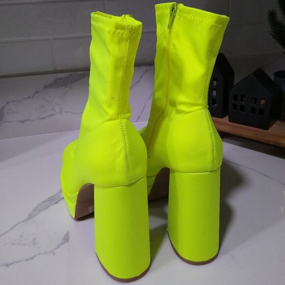 [H321] Fashion Nova 'Waiting On A Feeling' Platform Booties - Picture 7 of 10